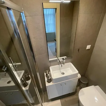 Cc Downtown Palace - G *