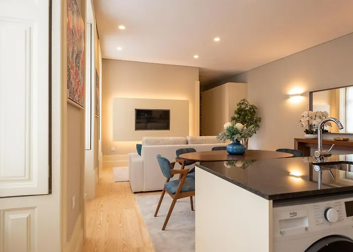 Cc Downtown Palace - G